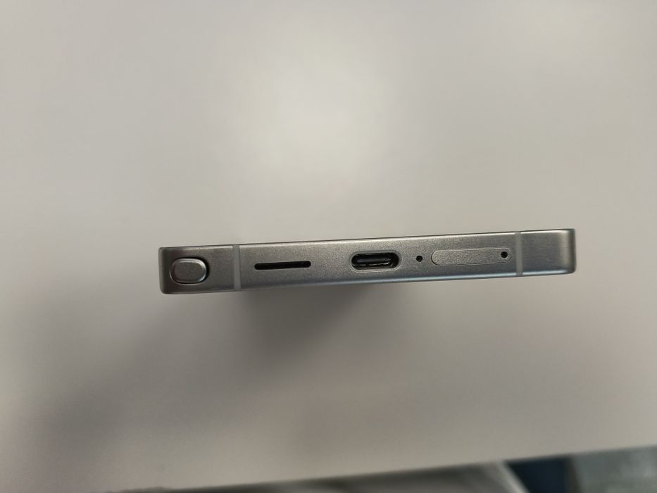 Samsung S25 ultra.