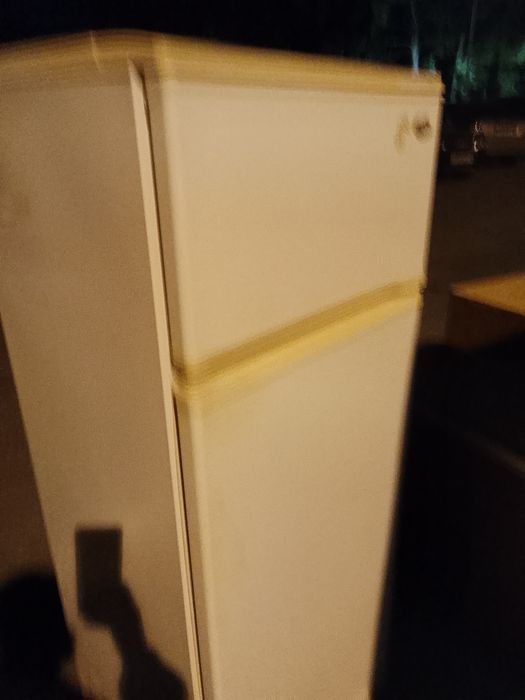 Продам холодильник хорошо состояние
