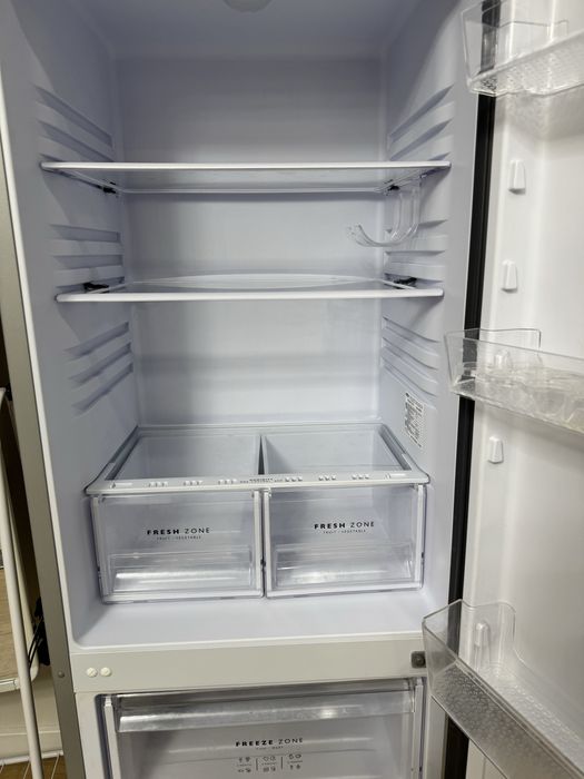 Холодильник б/у почти новый