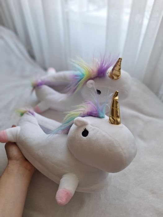 Papuci / botosi de casa pufosi in forma de unicorn, 35-37