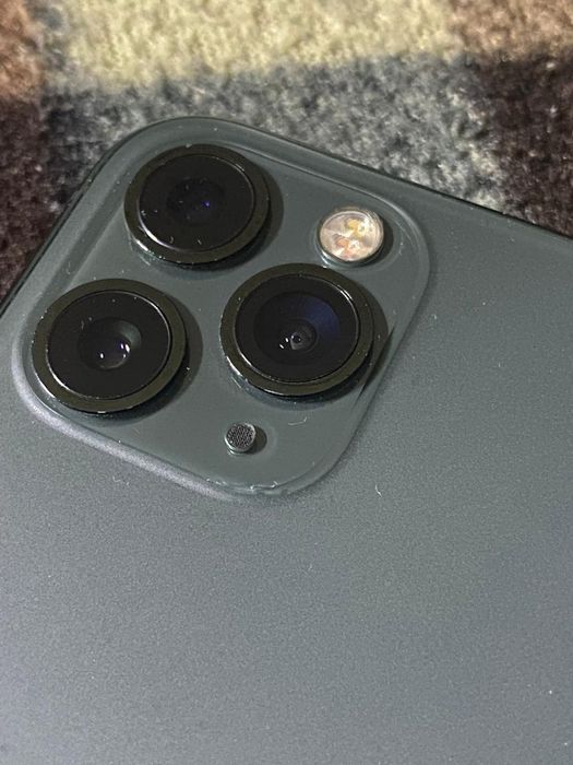 iPhone 11 pro midnight green