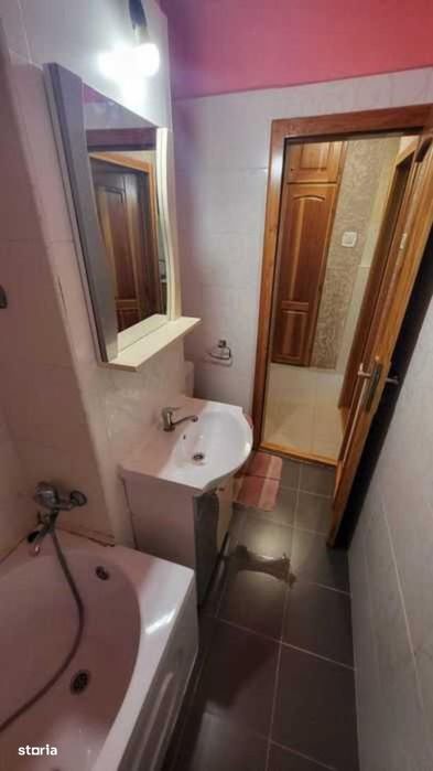 Vand garsoniera in Oradea, zona Salca (in apropiere de Nufarul/Lotus)