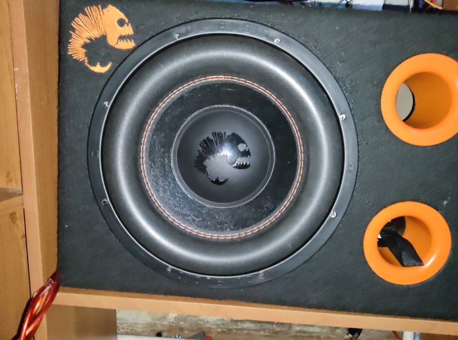 Сабвуфер с усилителем
