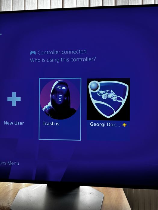 Ps 4 pro 1TB с 2 акаунта
