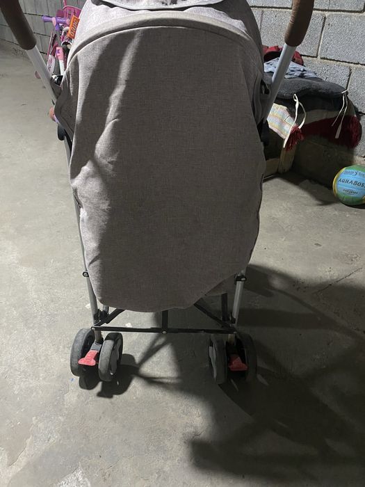 Детская коляска , серого цвета
