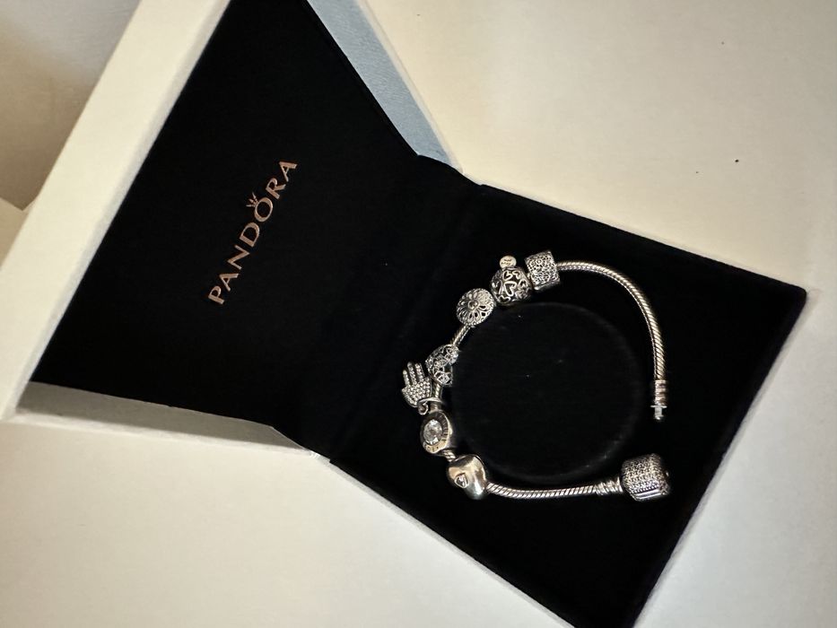 Brățară Pandora originală cu 6 charmuri din argint