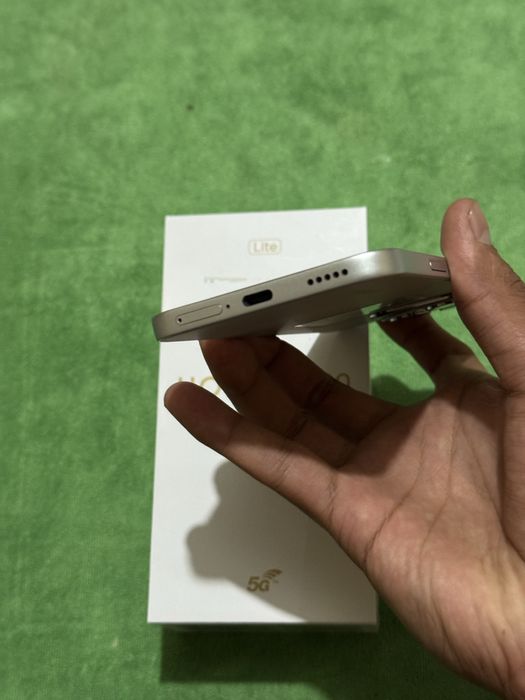 Honor 400 lite 8/256 10/10 idial