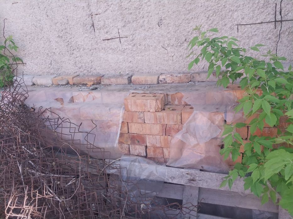 Продам красный обычный кирпич