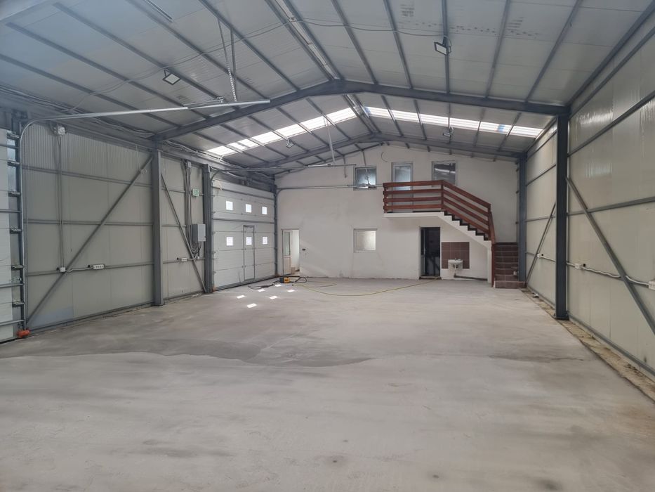 Vând structura metalica