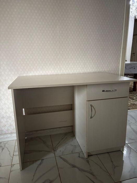 Продаётся парта для учёбы