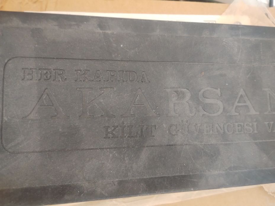 Секретна брава АКАRSA с четири щифта