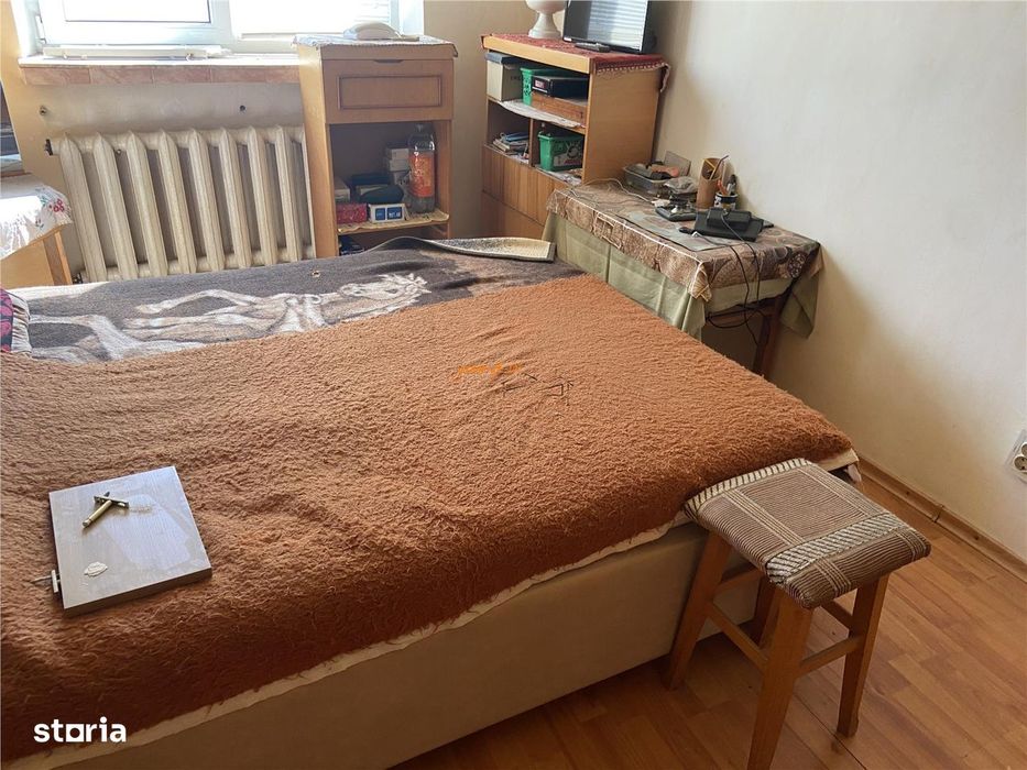 Apartament 2 camere , zona b- dul Independentei , et 1 din 4 , decoman