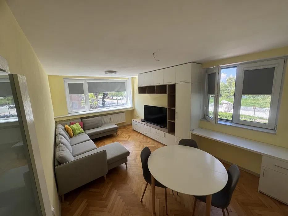 Дава се под наем Двустаен апартамент в Пловдив, Център - 64 кв.м за 432.48 € - Снимка #2