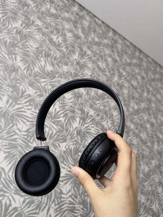 Продам наушники hoco