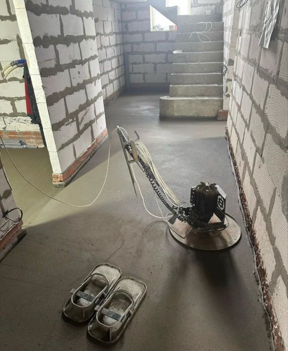 Полусухая стяжка пола недорога