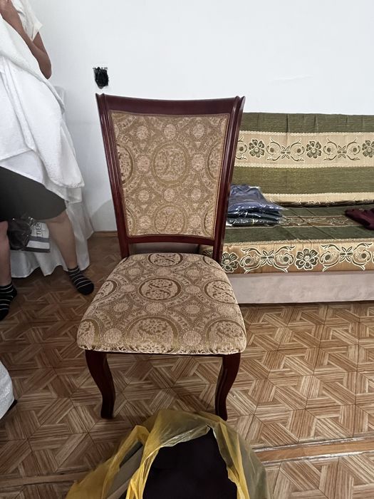 Стулья в хорошем состояний