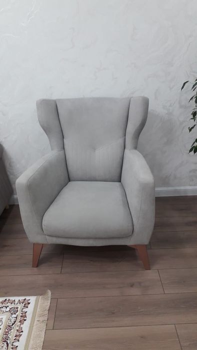 Продам диван с кресломи