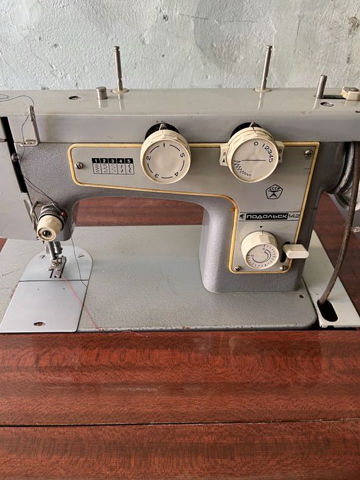 Продам швейную машинку