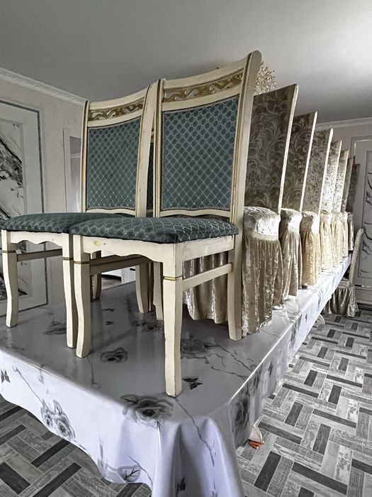 Стол для гостей