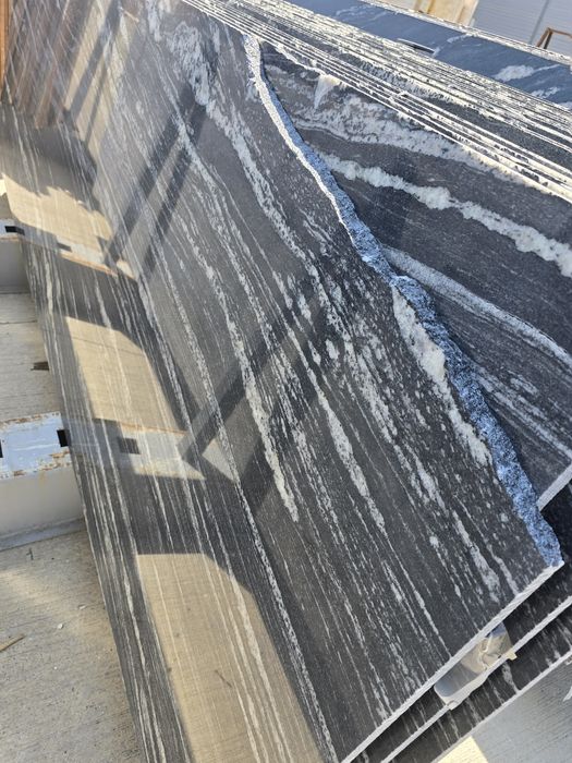 Glafuri, blaturi, trepte, pardoseli din marmură și granit la comanda