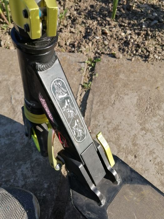 Trotineta pliabila pentru copii firma Decathlon