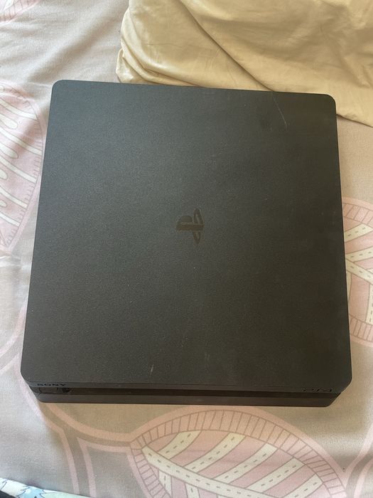 Продам PlayStation 4 Slim 1tb ПС4