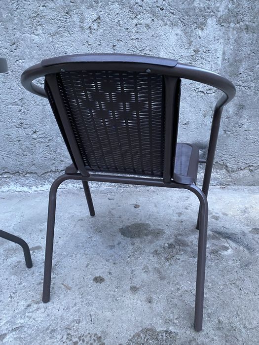 Комплек стол , стулья , зонт от солнца  .