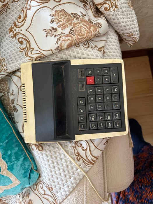 Продам калькулятор СССР