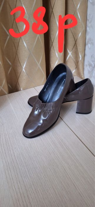 Продам босоножки