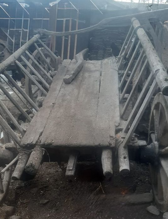 Car / caruță din lemn