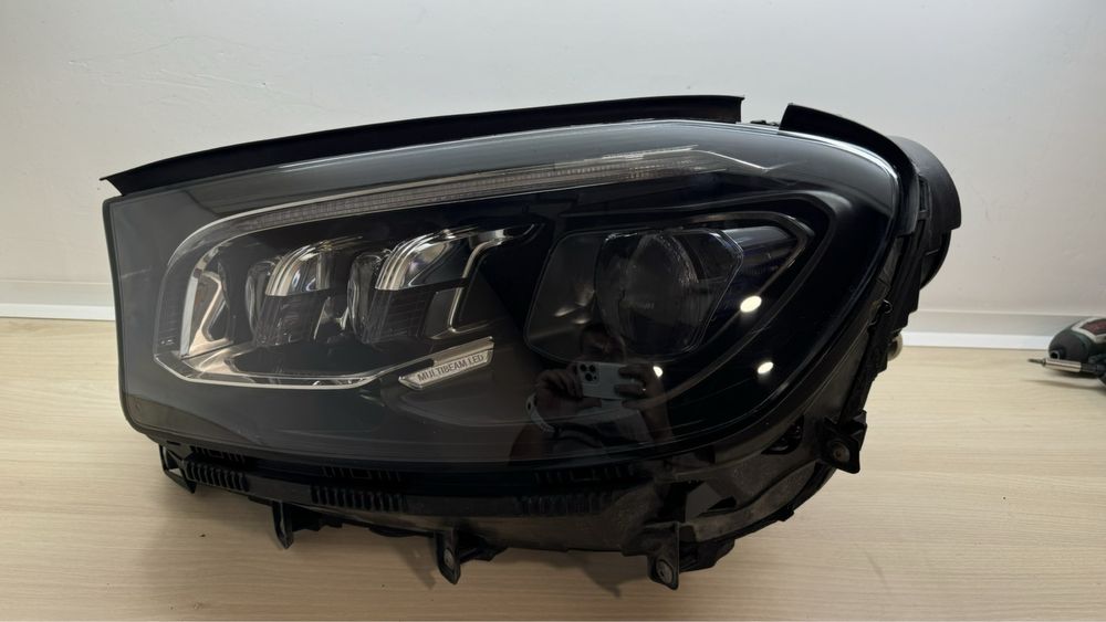 Ляв фар за Мерцедес GLS 2020 г.