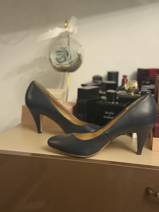 pantofi cu toc de piele
