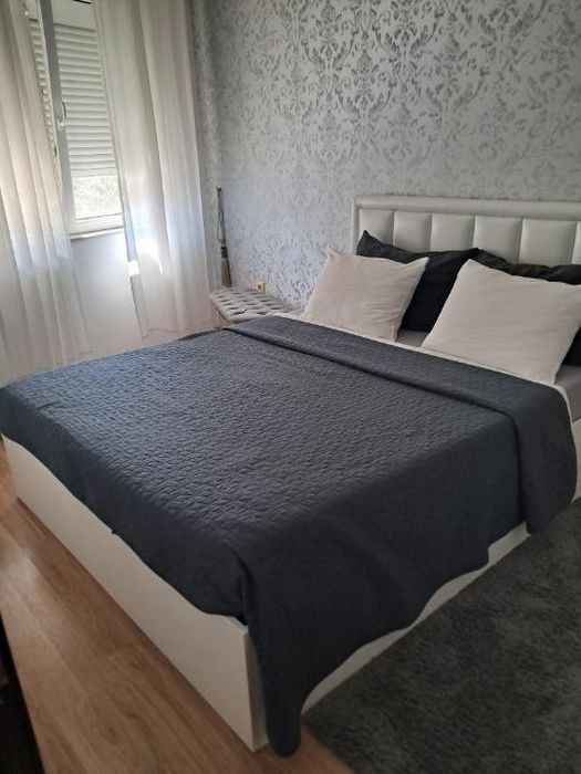 Дава се под наем Тристаен апартамент в Пловдив, Център - 74 кв.м за 650 € - Снимка #1