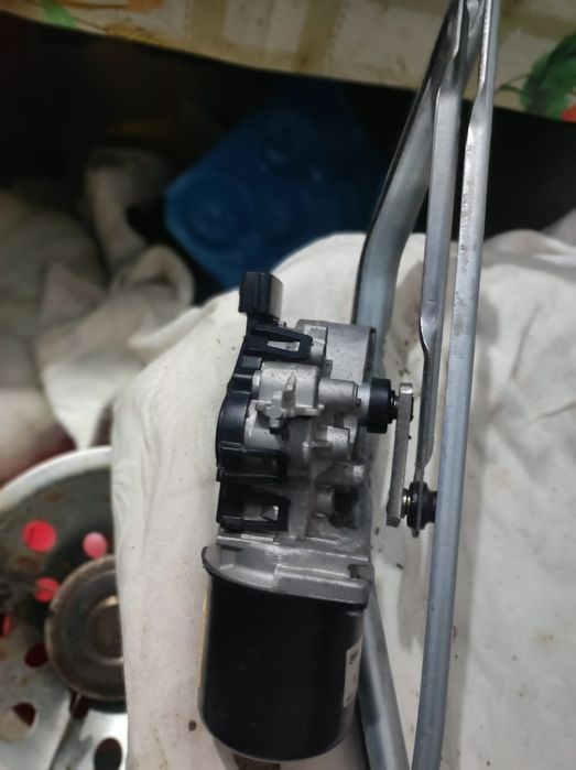 Mecanism complet de ștergător de parbriz . Motoraș de ștergător