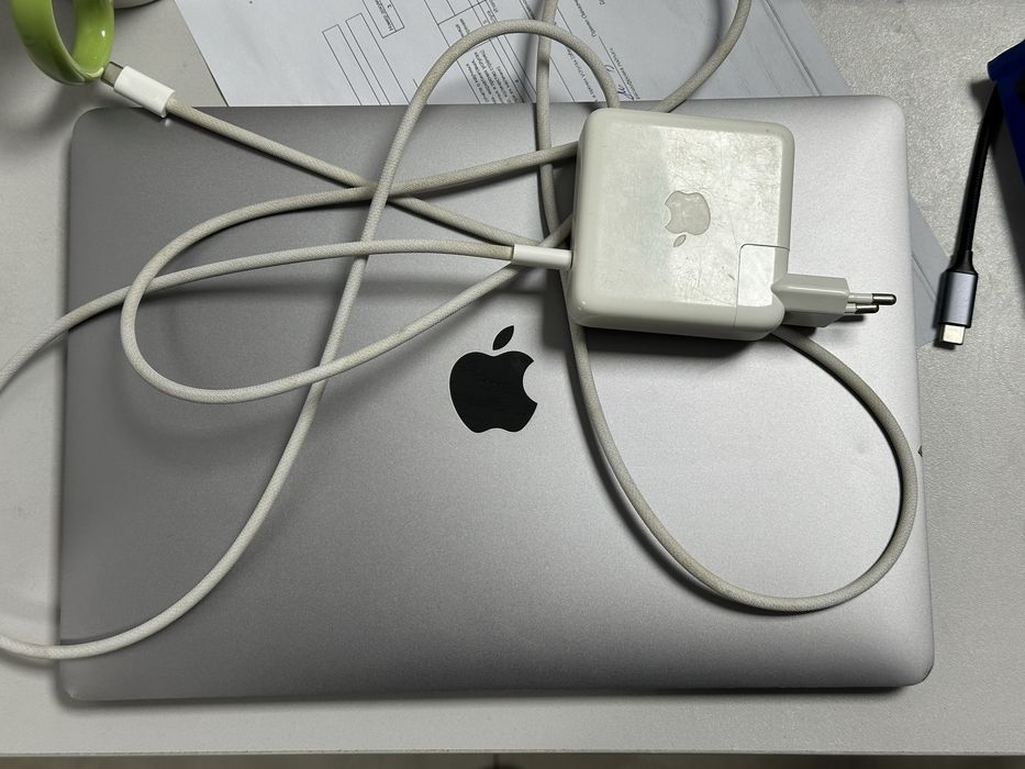Macbook Pro 2020 срочно!