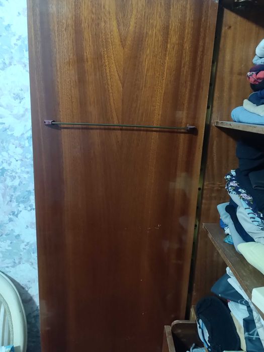 Шифоньер трехстворчатый б.у.