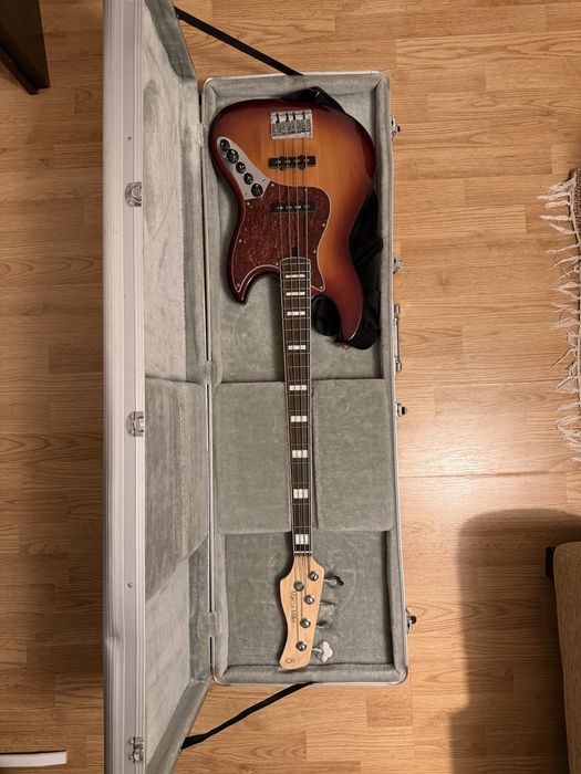 Sire V7 Marcus Miller Gen 1 String-Through Hard Case doze activ/pasiv