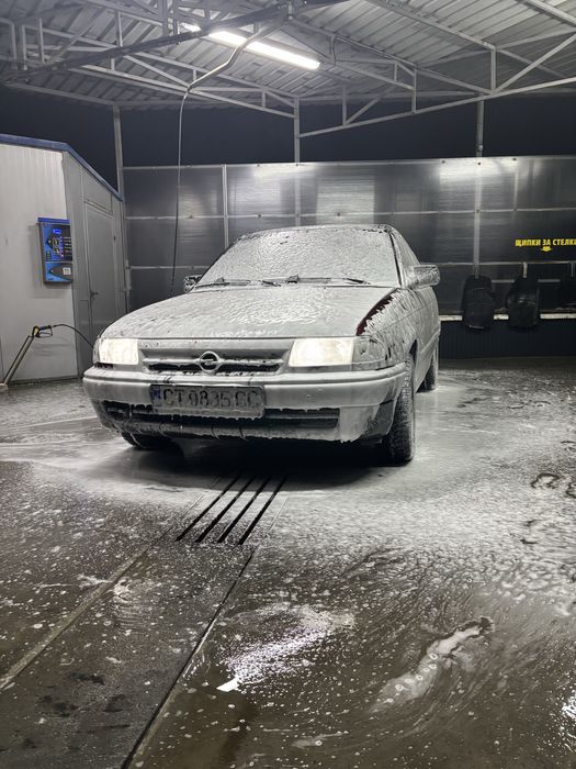 Продвавам опел астра ф 1.4 60 коня