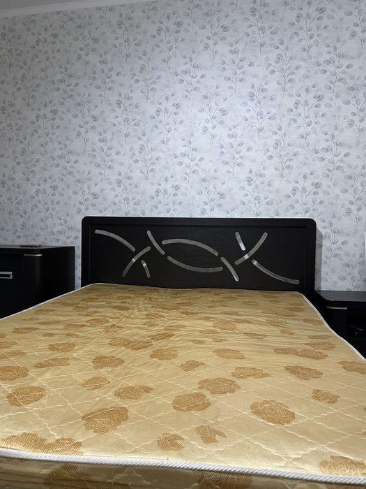 Продам спальный гарнитур