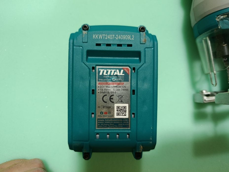 Лобзик аккумуляторный ТОТАL