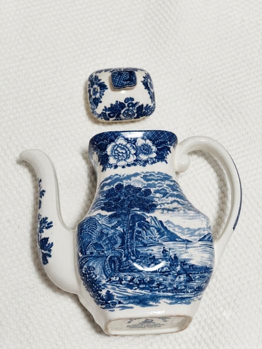 Cafetieră Vintage Enoch Wedgwood „Lochs of Scotland” – Transferware Alb-Albastru