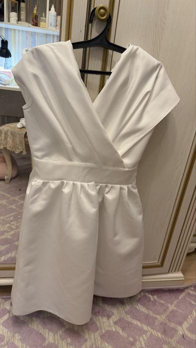 Женское платье белое