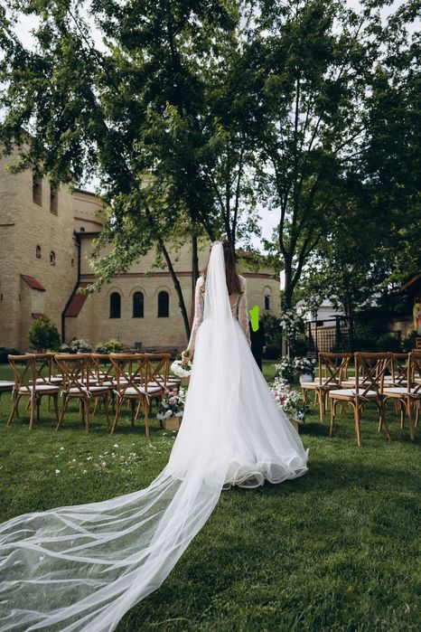 Rochie de mireasa cu broderie cusuta manual