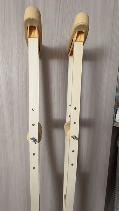 Продам детские костыли
