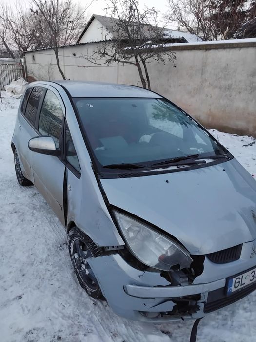 Mitsubishi colt avariat mecanic fără probleme