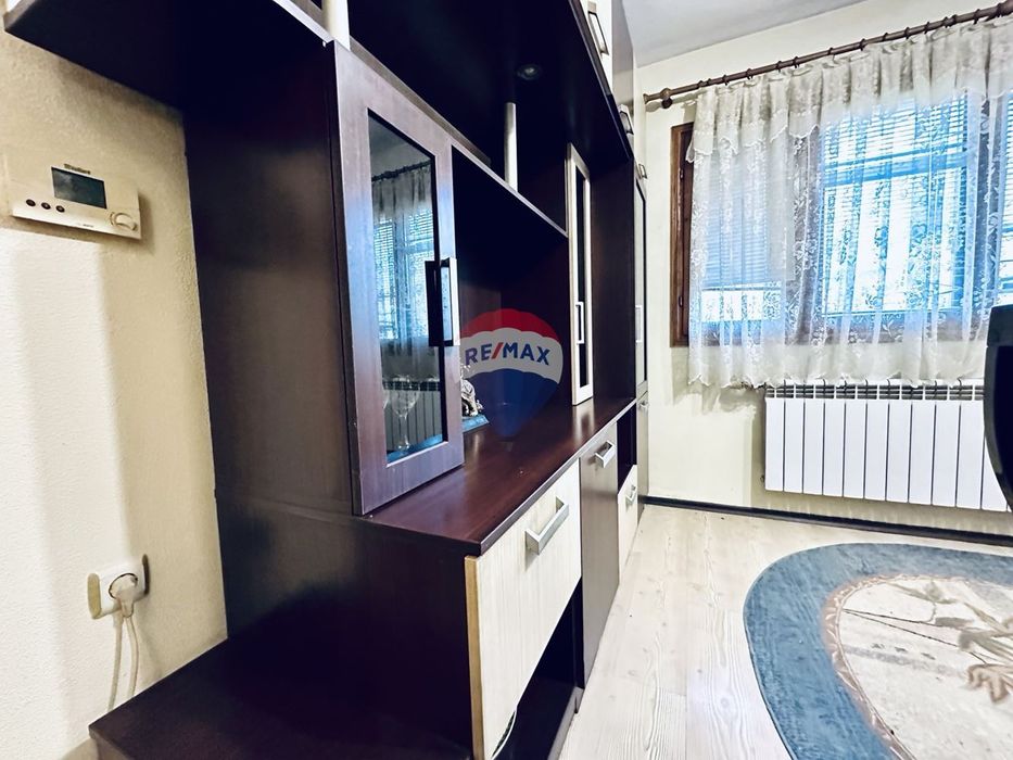 Продава се Къща в Добрич, Център - 150 кв.м за 600 €/кв.м - Снимка #2