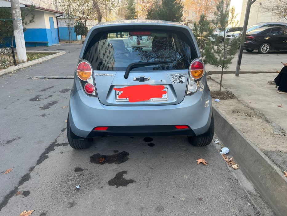 Продаю Спарк свой