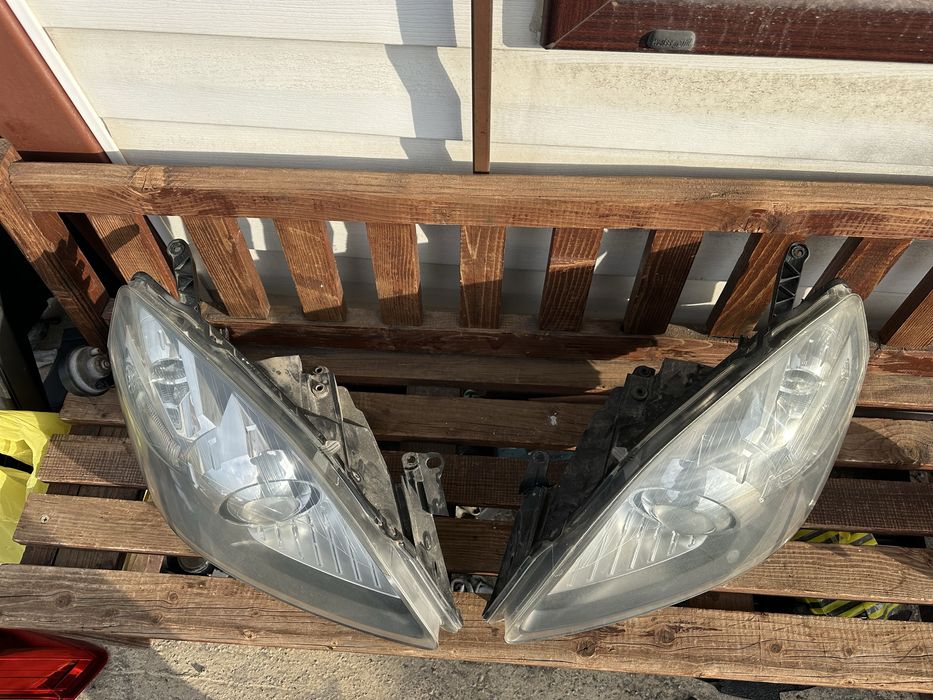 Фар/Фарове Xenon за Опел Зафира B