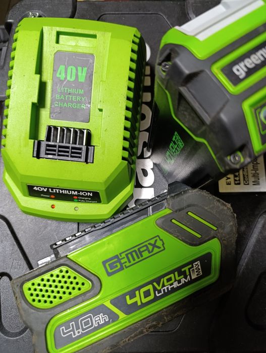 Încărcător baterie Greenworks 40V