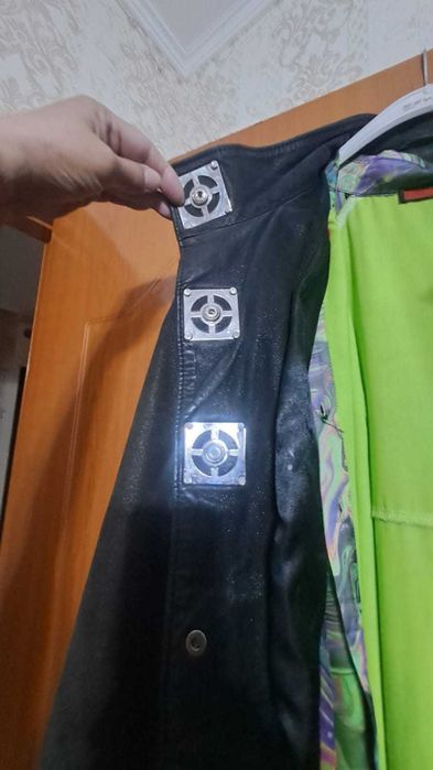 Куртка замшевая современная.